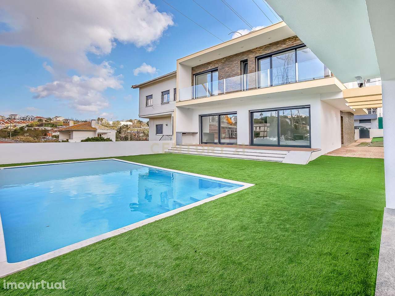 MORADIA  CONTEMPORÂNEA T6. LUXO, CONFORTO E MODERNIDADE COM PISCINA - Grande imagem: 4/53