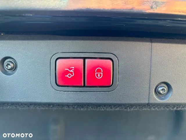 Mercedes-Benz Klasa E - 23