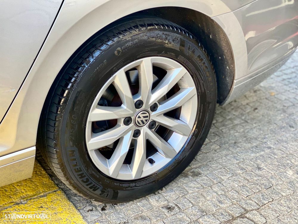 VW Passat Variant 2.0 TDI Confortline DSG - 10