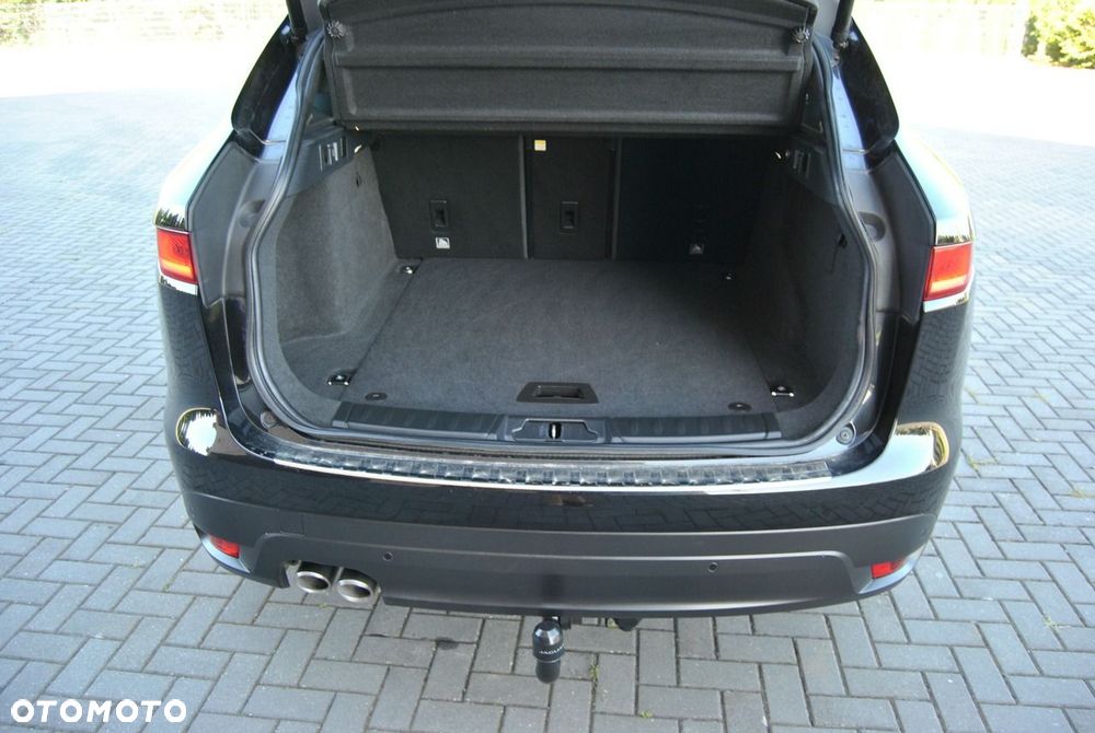 Jaguar F-Pace 20d Prestige - 16