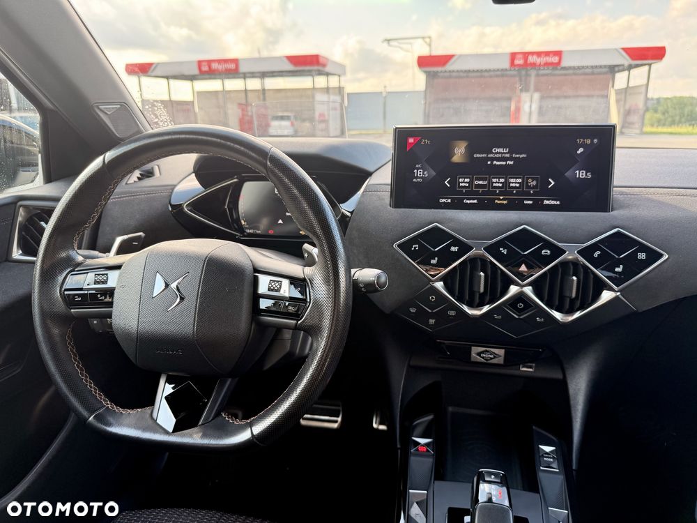 DS Automobiles DS 3 Crossback 1.2 PureTech Performance Line + - 27