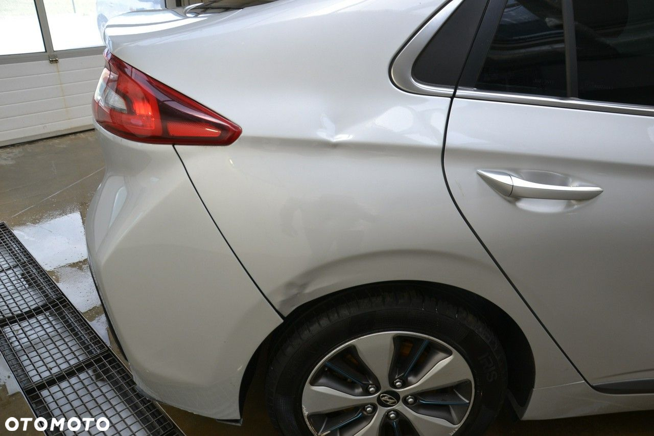 Hyundai IONIQ - 9