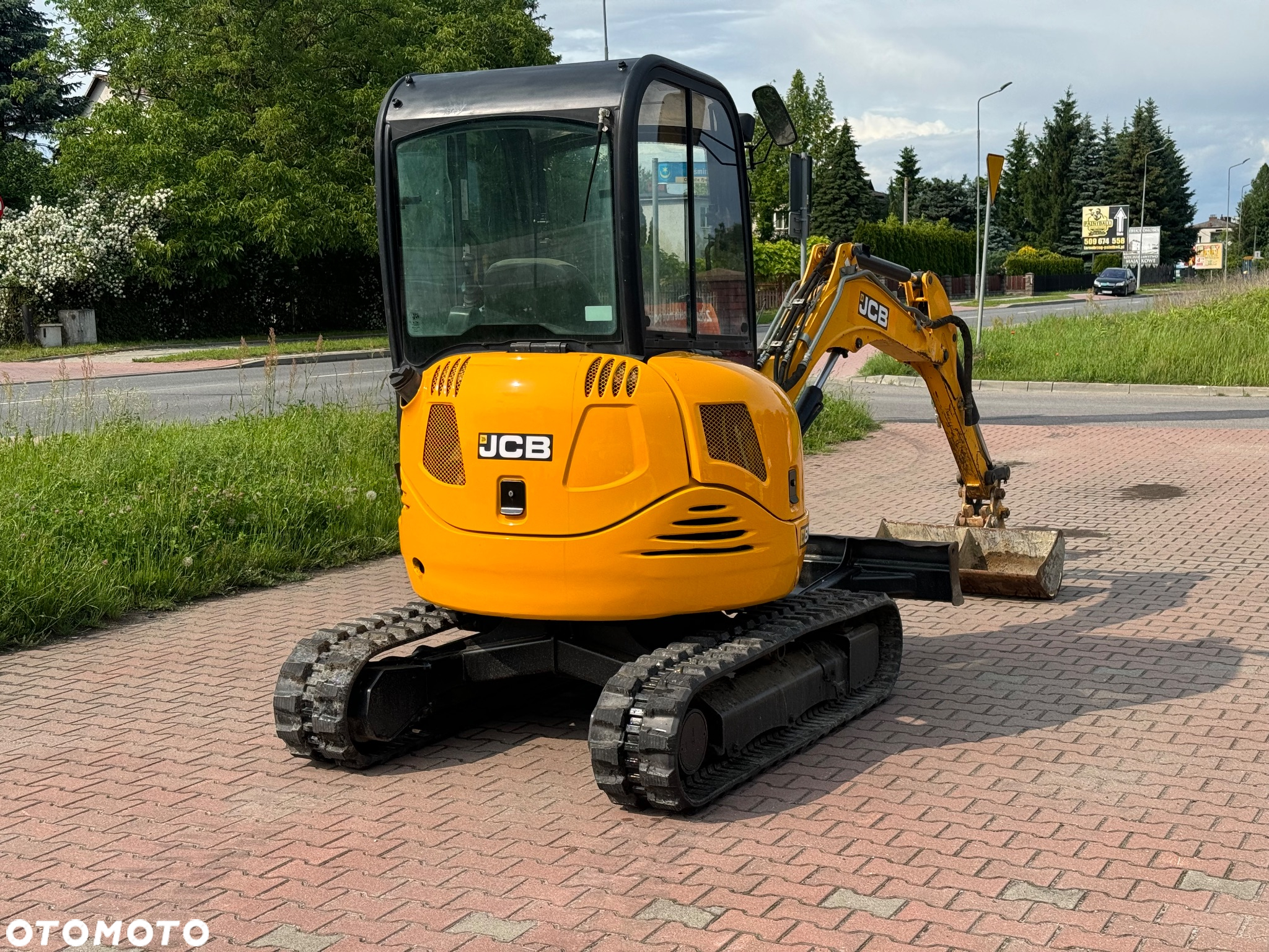 JCB 8025 - 4