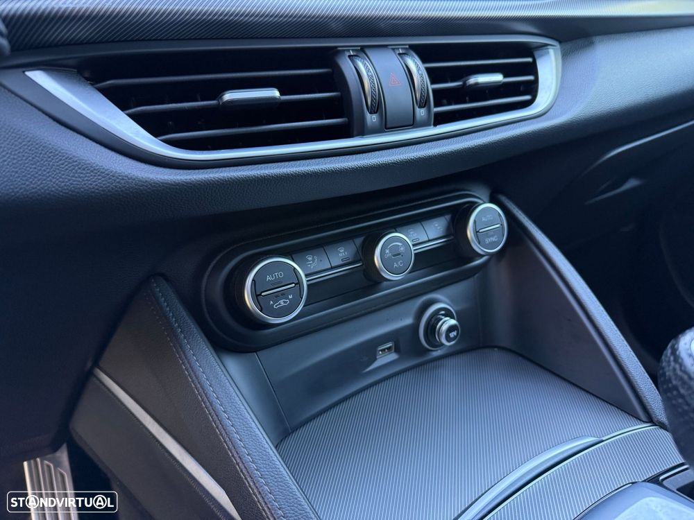 Alfa Romeo Stelvio 2.2 D Sprint Q4 AT8 - 39