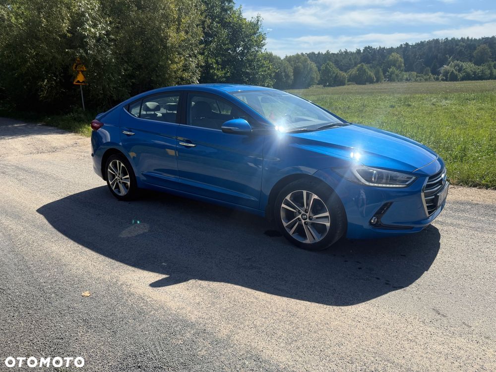 Hyundai Elantra - 3
