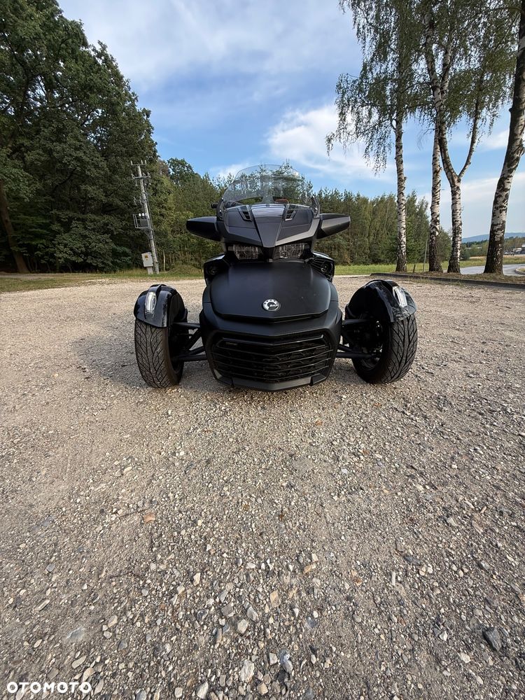 Can-Am Spyder - 10