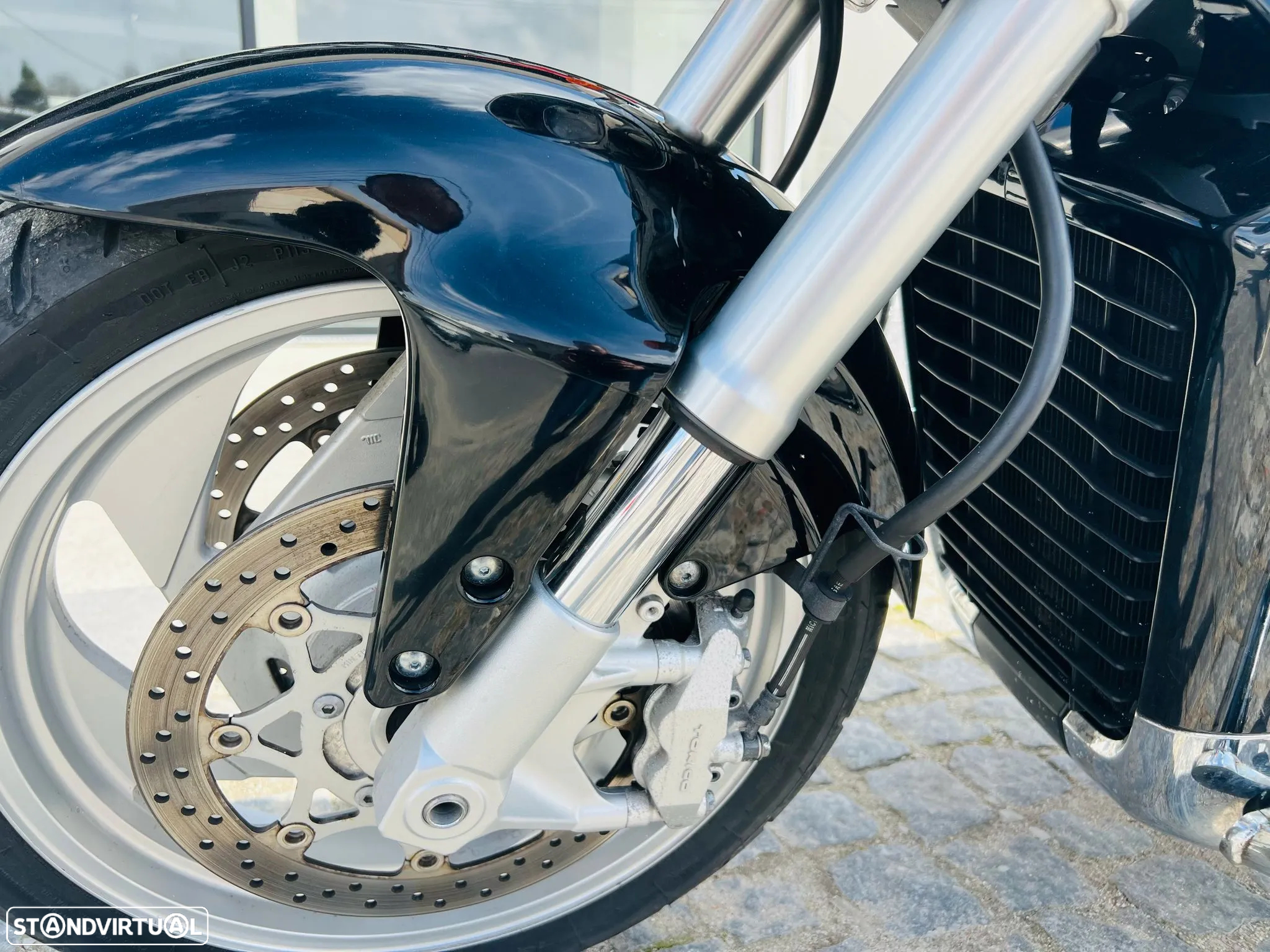 Suzuki Intruder M 1800R - 10