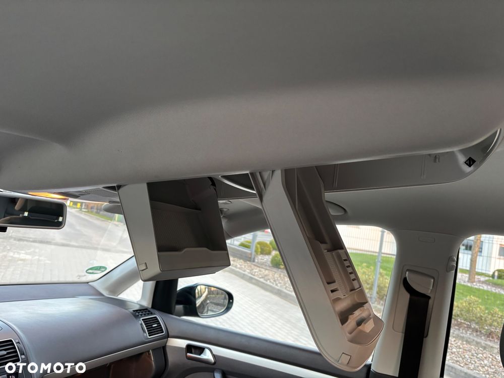 Volkswagen Touran 1.6 TDI BMT SCR Comfortline - 9