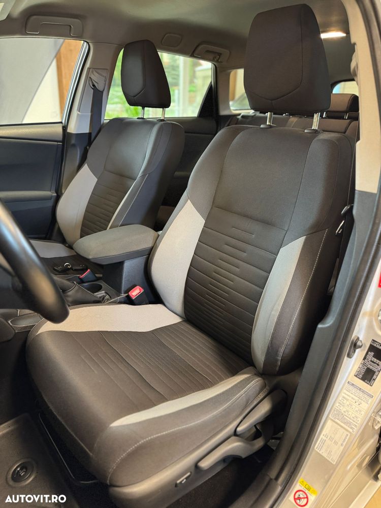 Toyota Auris 1.8 L VVT-i Sol + - 19