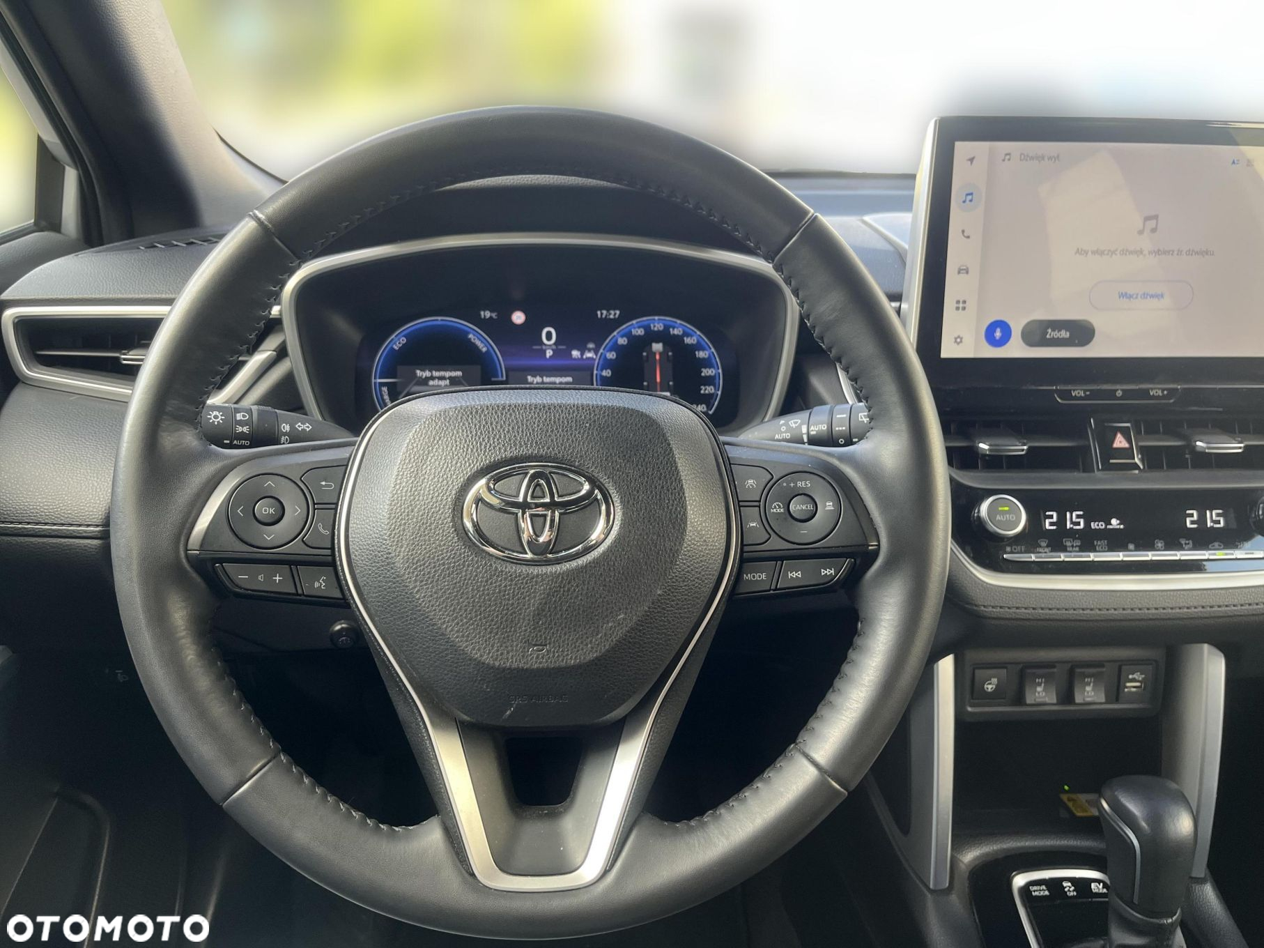 Toyota Corolla Cross - 16