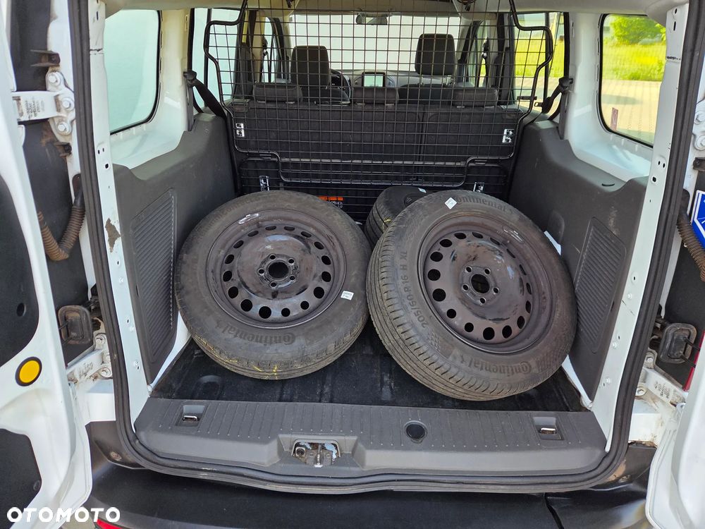 Ford Transit Connect - 21