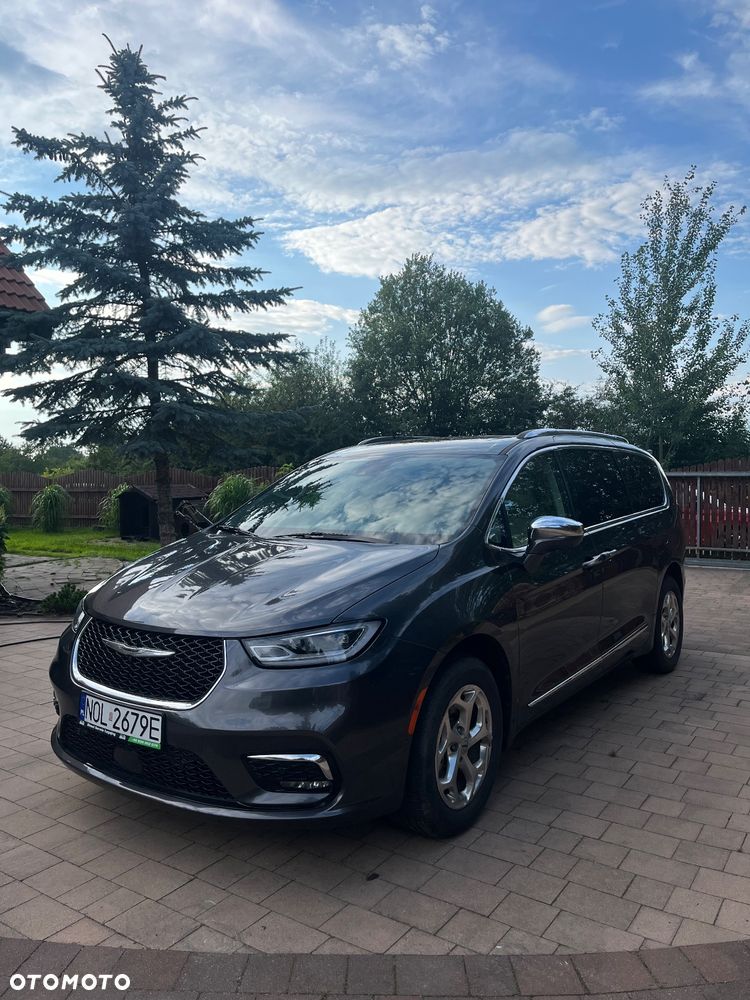 Chrysler Pacifica - 1
