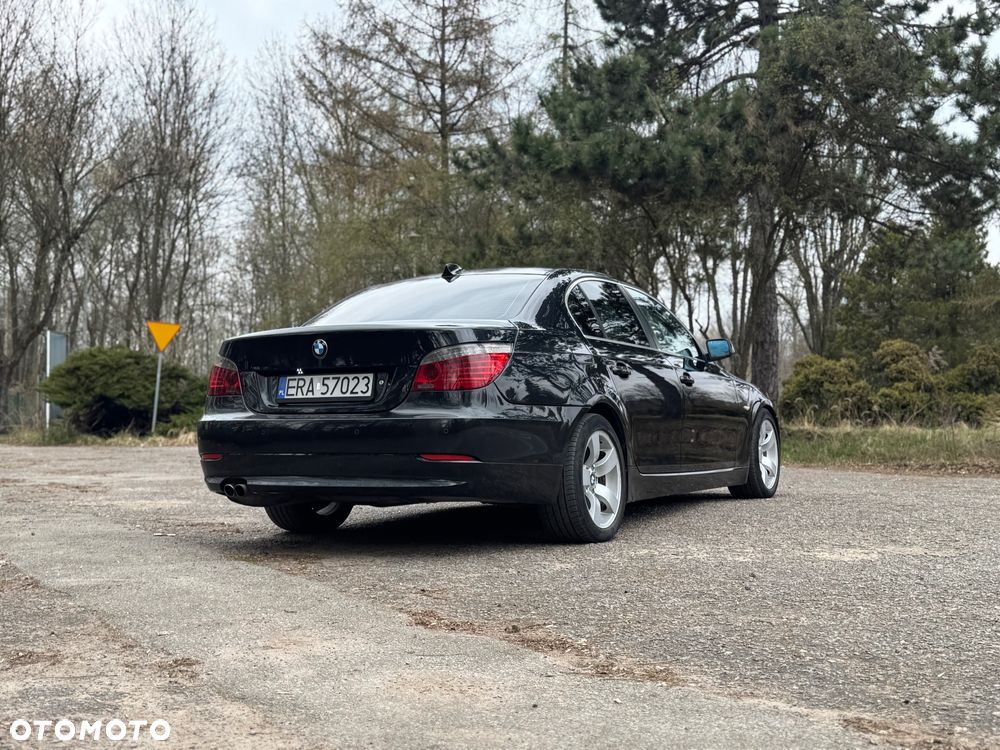 BMW Seria 5 525d - 25