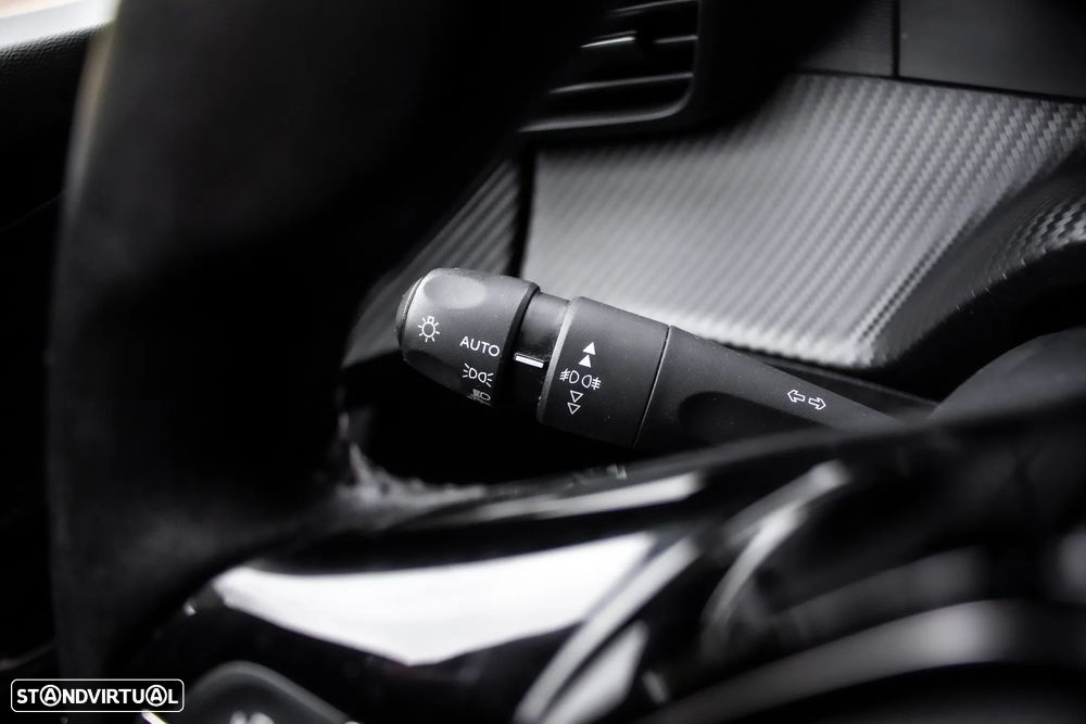 Peugeot 2008 1.2 PureTech Allure - 14