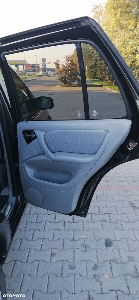 Mercedes-Benz ML - 13