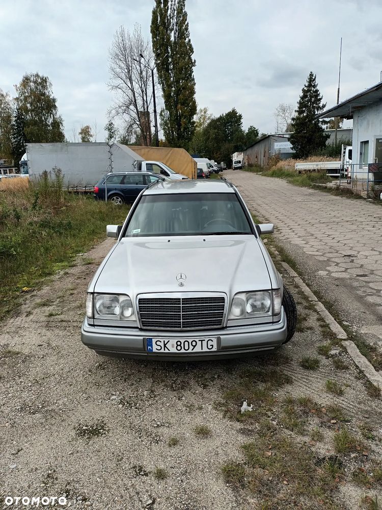 Mercedes-Benz Klasa E 300 T Diesel - 9