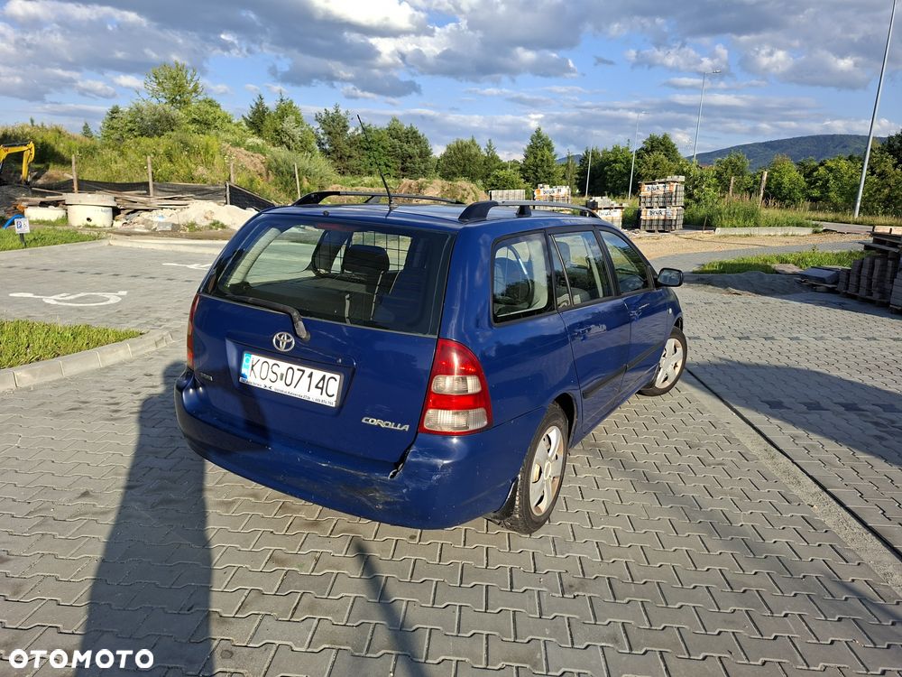 Toyota Corolla Verso - 4