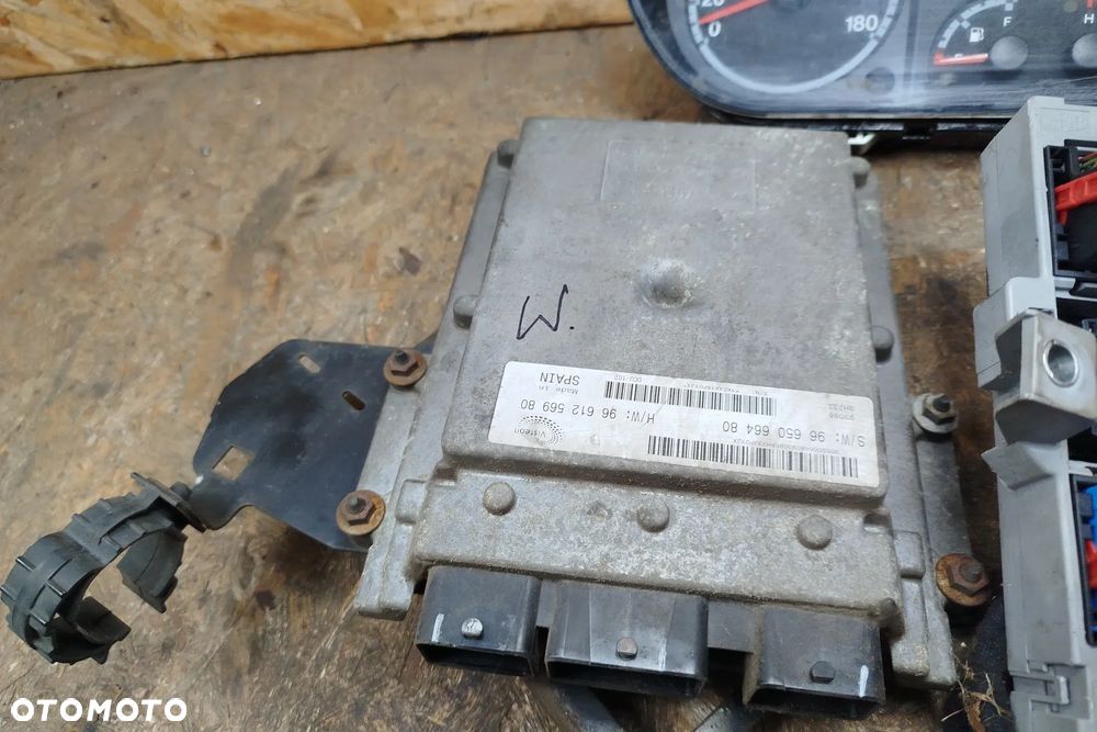 Zestaw startowy, komplet do odpalenia auta, komputer VISTEON 9665066480 / 9661256980 sterownik silnika 2.2 HDI Euro4 120KM do Fiat Ducato III Peugeot Boxer II Citroen Jumper II 06-2014r, w komplecie: sterownik silnika , stacyjka, kluczyk, moduł komfortu, immobilizer, licznik - 3