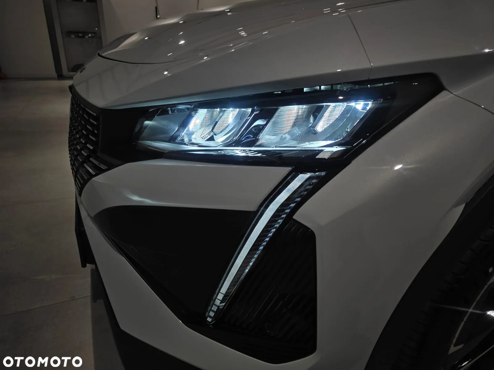 Peugeot 408 1.2 PureTech Allure S&S EAT8 - 15