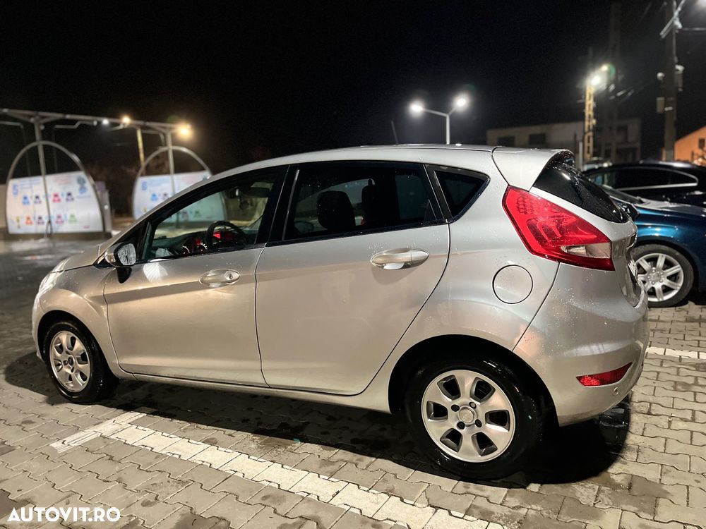 Ford Fiesta 1.6 TDCi DPF Titanium - 18