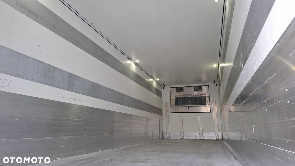 Volvo FM 380 EURO 6 / CHŁODNIA 21 PALET / WINDA / OŚ SKRĘTNA / SALON PL - 27