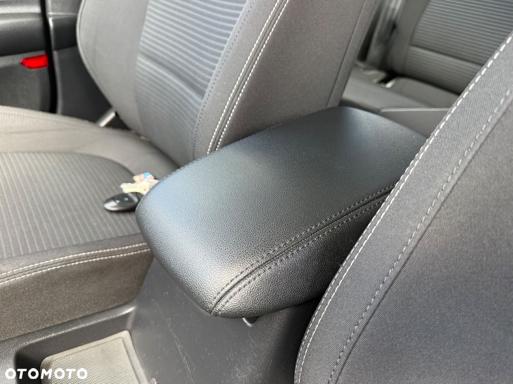 Ford Focus 1.5 EcoBlue Start-Stopp-System TITANIUM DESIGN - 30
