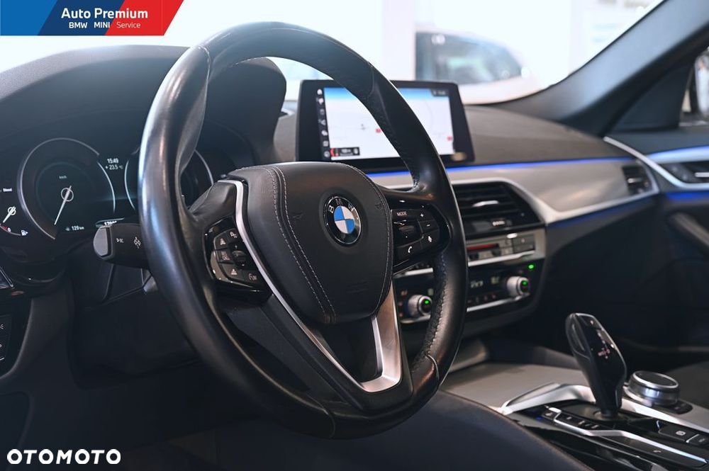 BMW Seria 5 520d xDrive - 7