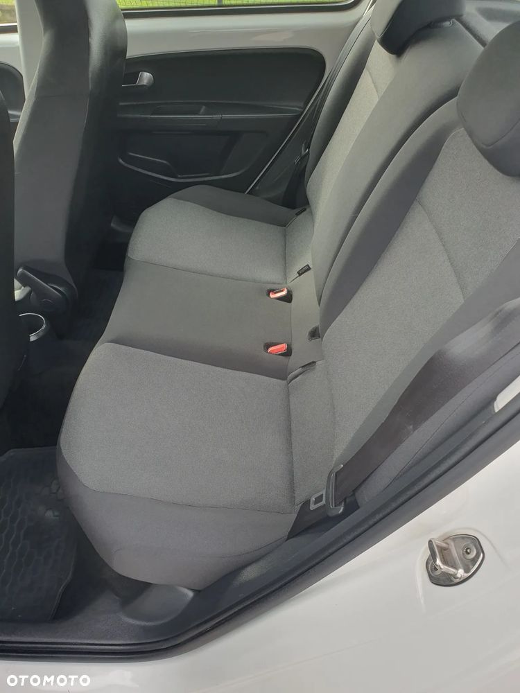 Volkswagen up! 1.0 high EU6 - 9
