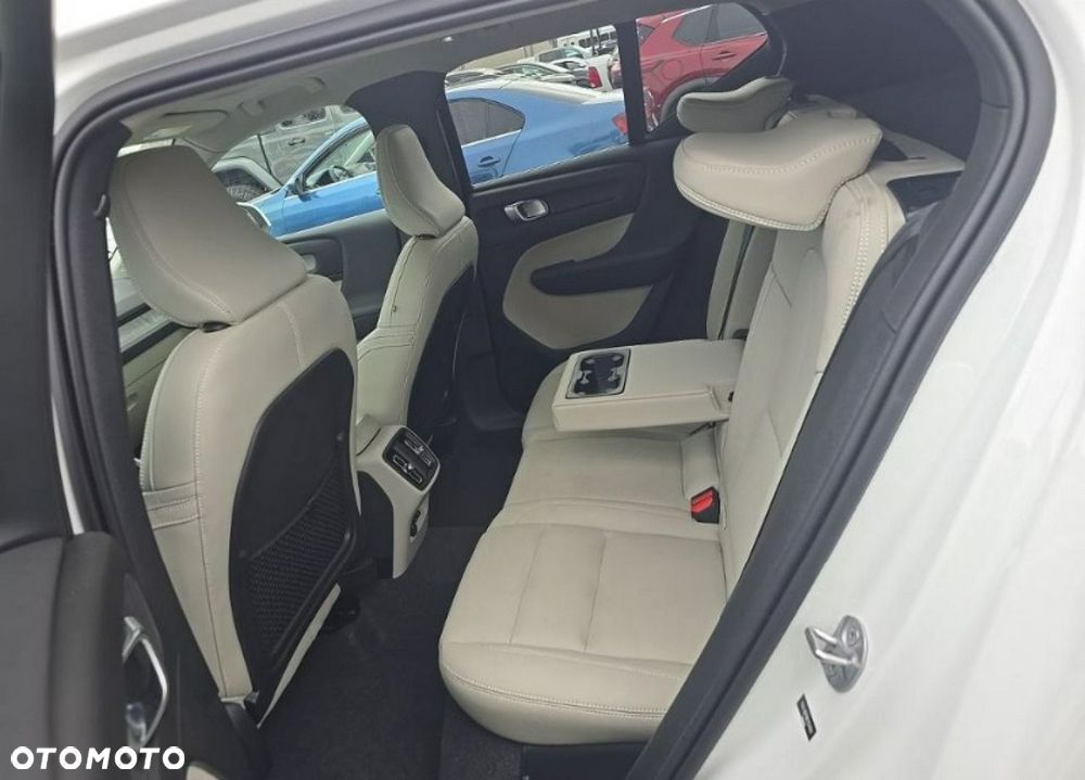 Volvo XC 40 B5 B AWD Ultimate Bright - 11