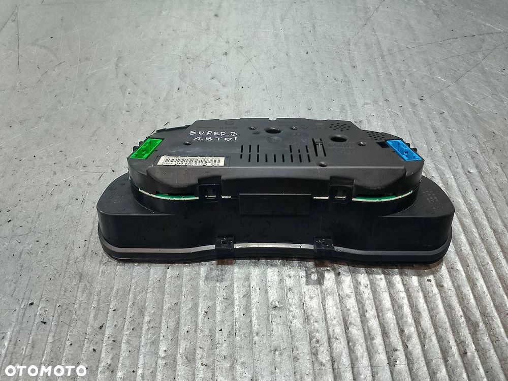 LICZNIK SKODA SUPERB I 3U0920811A 1.9 TDI - 4