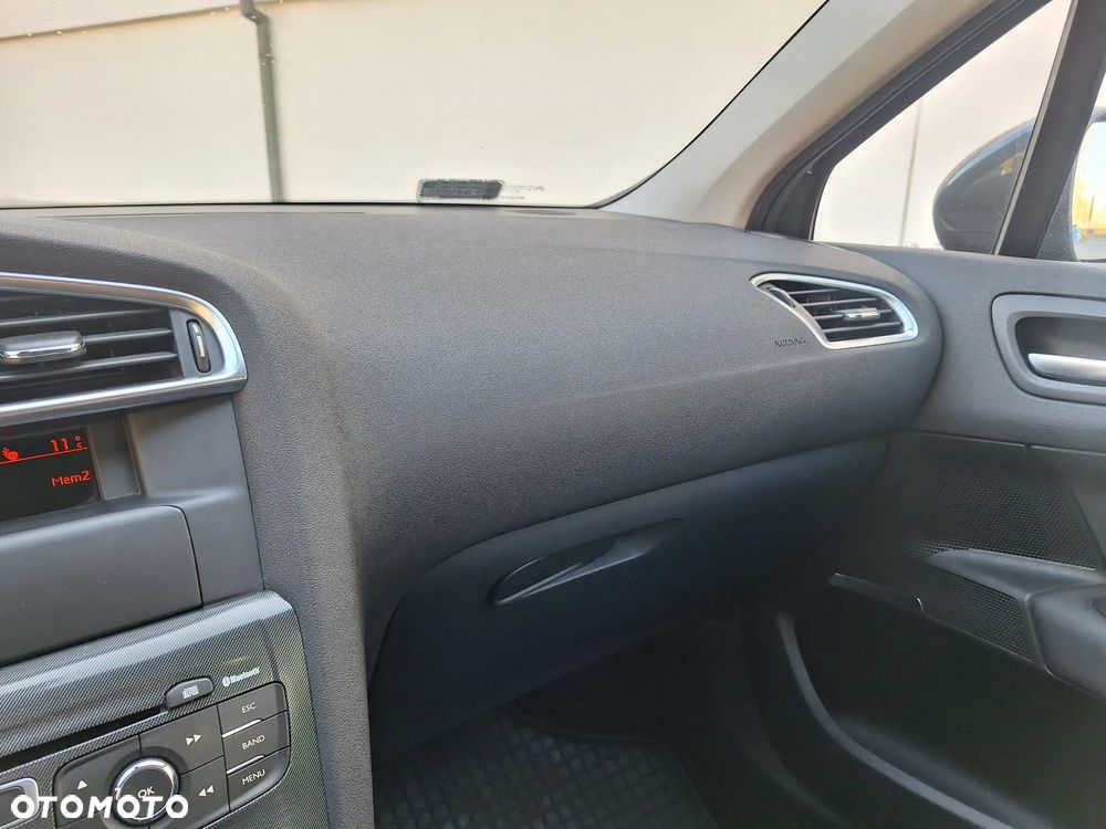 Citroën C4 VTi 120 Exclusive - 27