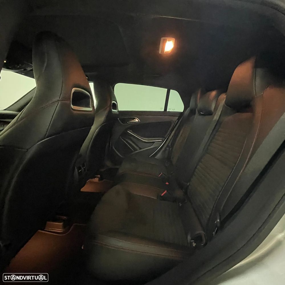 Mercedes-Benz CLA 45 AMG 4Matic Speedshift 7G-DCT - 13
