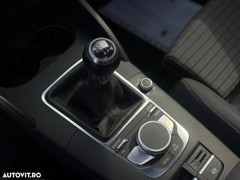 Audi A3 1.6 TDI ack sport - 17