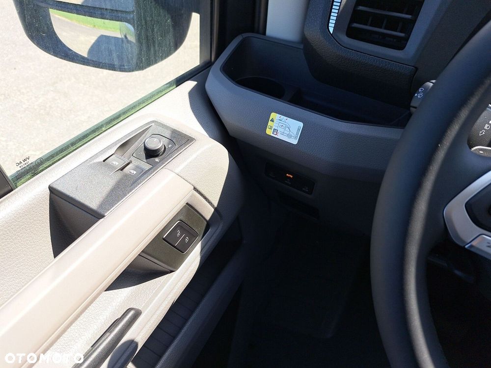 Volkswagen Grand California Grand California 600 DMC 3500kg silnik: 2,0 l TDI EURO VI-e SCR / 163KM/skrzynia biegów: Przedni napęd automatyczna 8-biegowa rozstaw osi: 3640 mm - 31