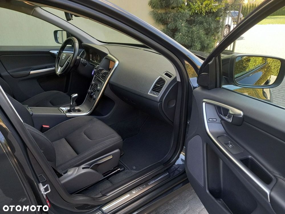 Volvo XC 60 D3 Momentum - 22