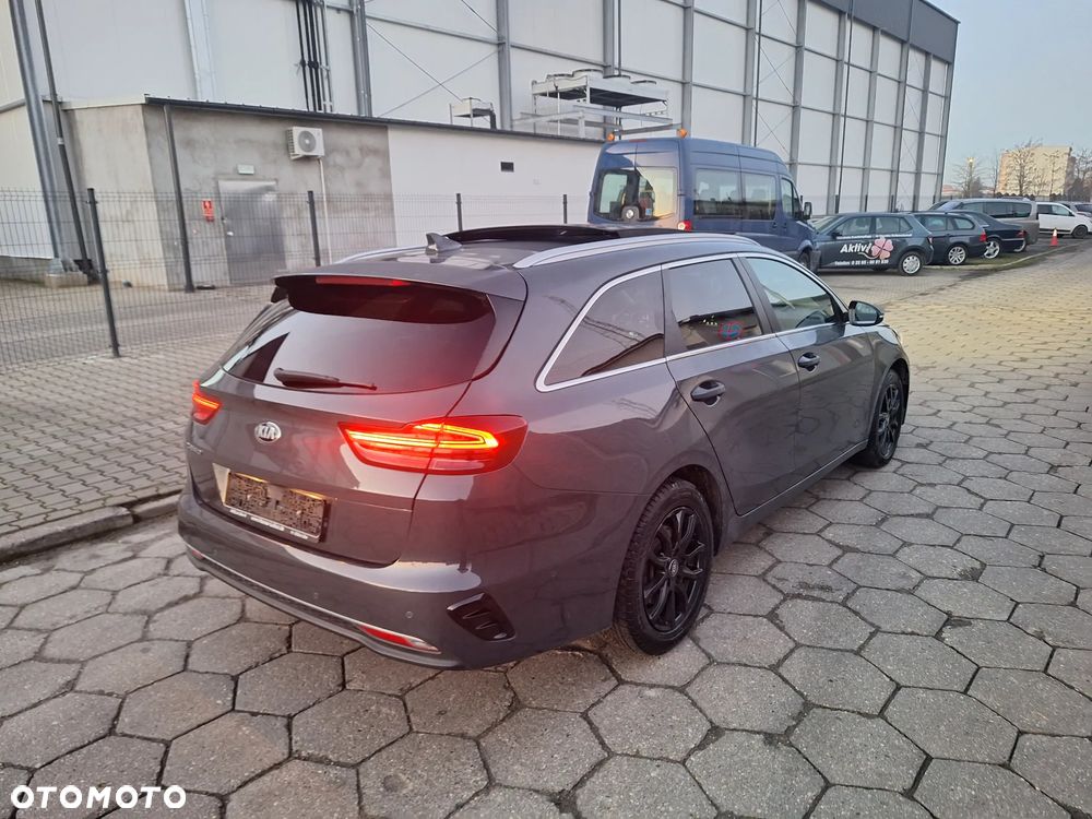 Kia Ceed 1.6 CRDi Platinum Edition - 8