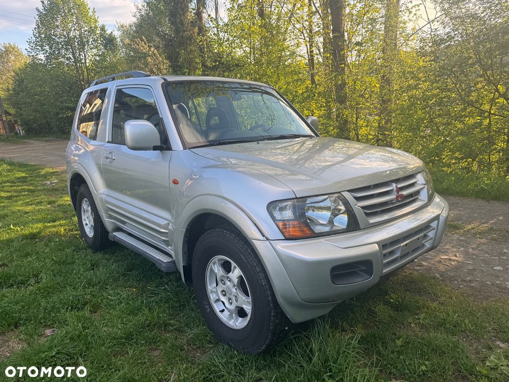 Mitsubishi Pajero - 1