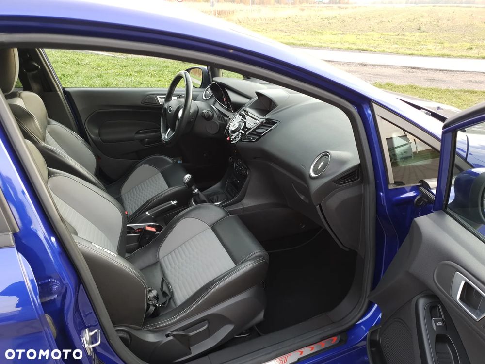 Ford Fiesta ST2 - 8
