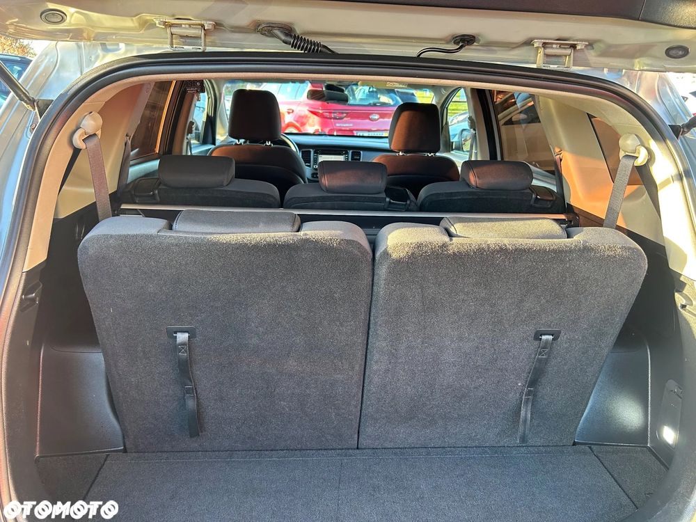 Kia Carens 1.6 GDI Attract - 20