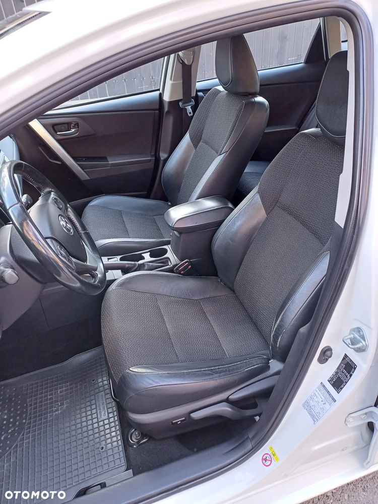 Toyota Auris 1.8 HSD Prestige NAVI - 9