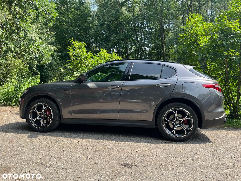 Alfa Romeo Stelvio 2.0 Turbo B-Tech Edition Q4 - 12
