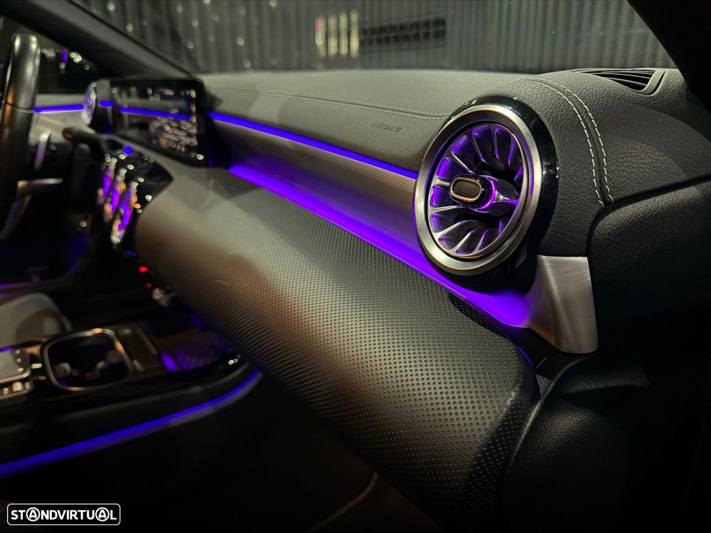 Mercedes-Benz A 250 Limousine e 8G-DCT AMG Line - 43
