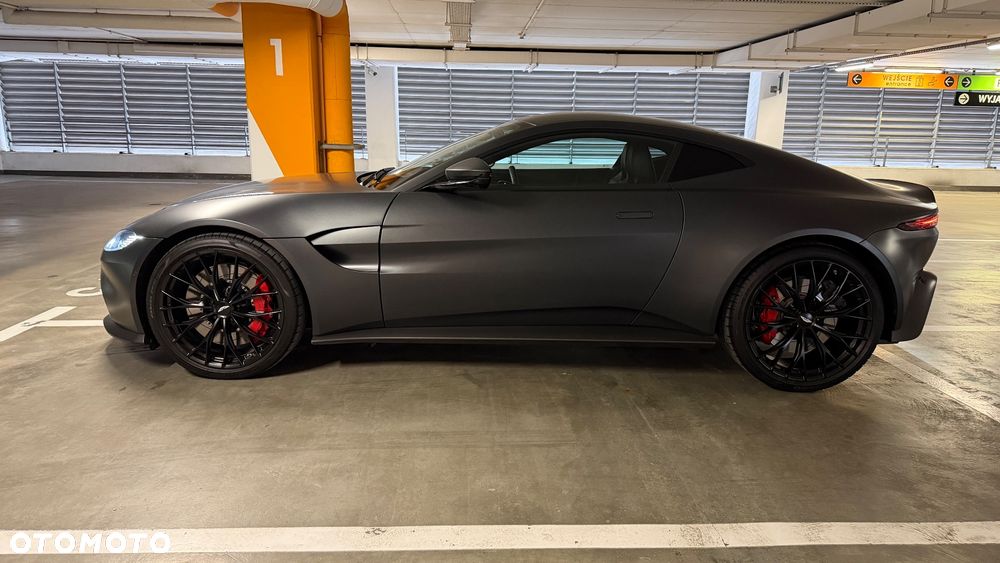Aston Martin V8 Vantage - 4