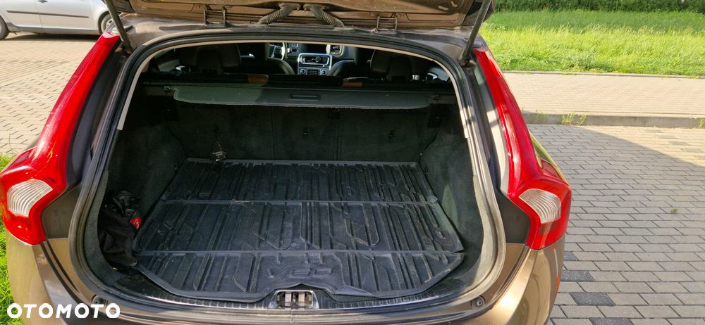 Volvo V60 Cross Country - 15