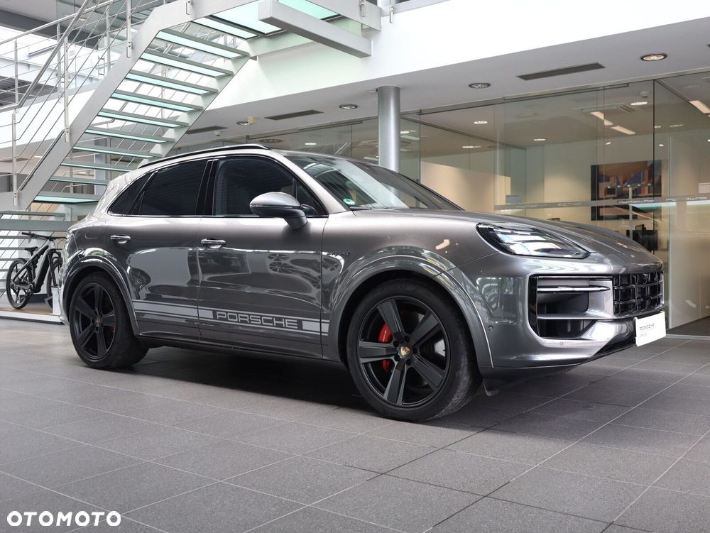 Porsche Cayenne - 2