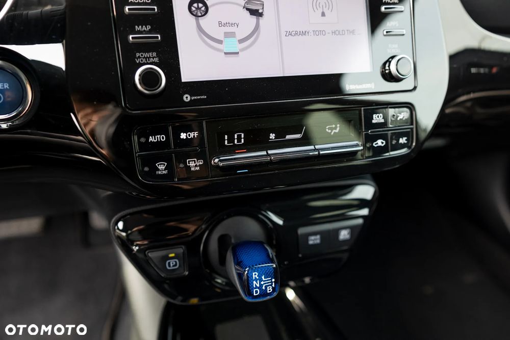 Toyota Prius (Hybrid) Executive - 31