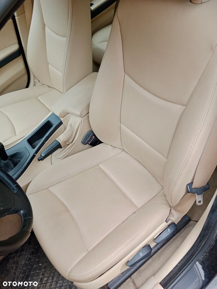BMW Seria 3 325i - 22