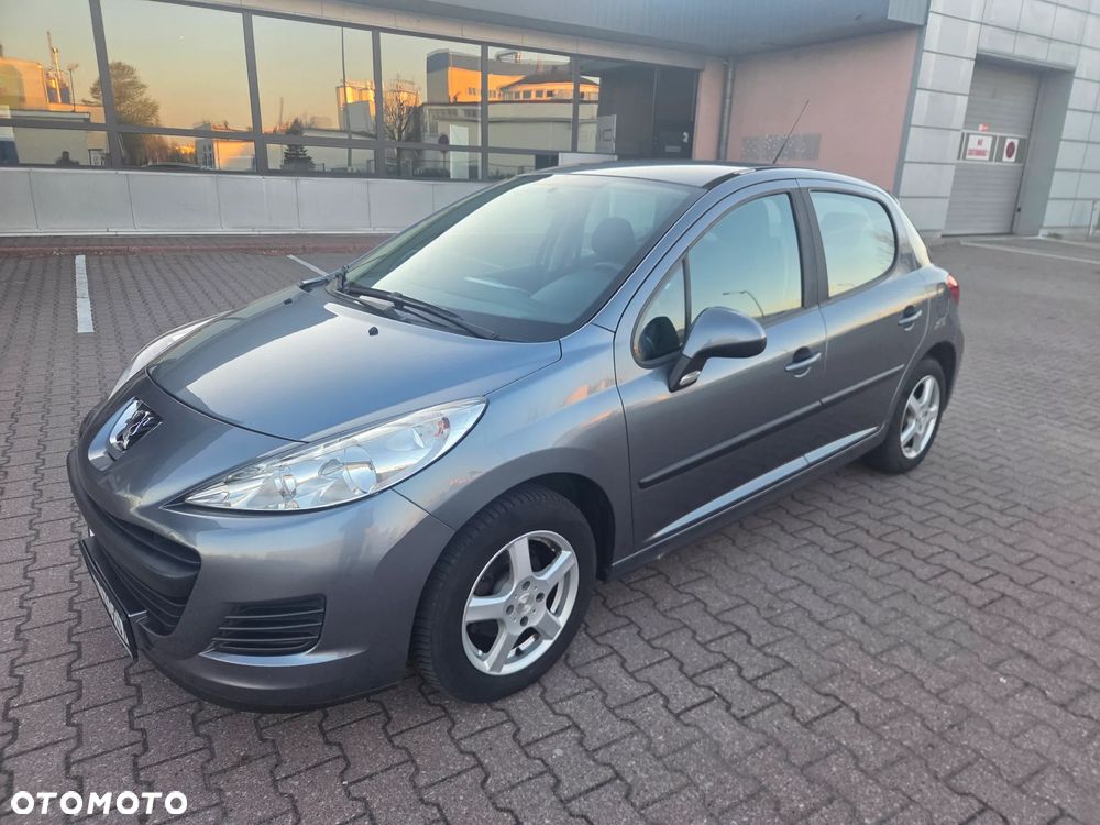 Peugeot 207 - 1