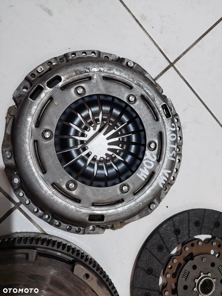 KOŁO DWUMASOWE VW GOLF VII 7 GTI 2,0TFSI SACHS NR 06J105266N - 2