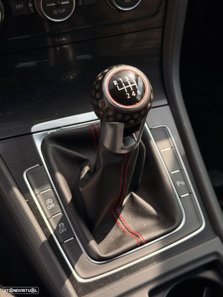 VW Golf 2.0 TSi GTi Performance - 11